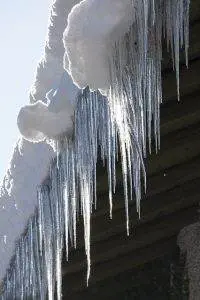 winter-roof-damage